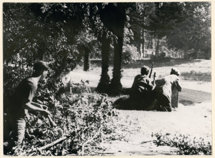 Maquisards aux environs d’Aix-en-Provence, été 1944, Julia Pirotte, musée d’Histoire de Marseille, 1986.8.71